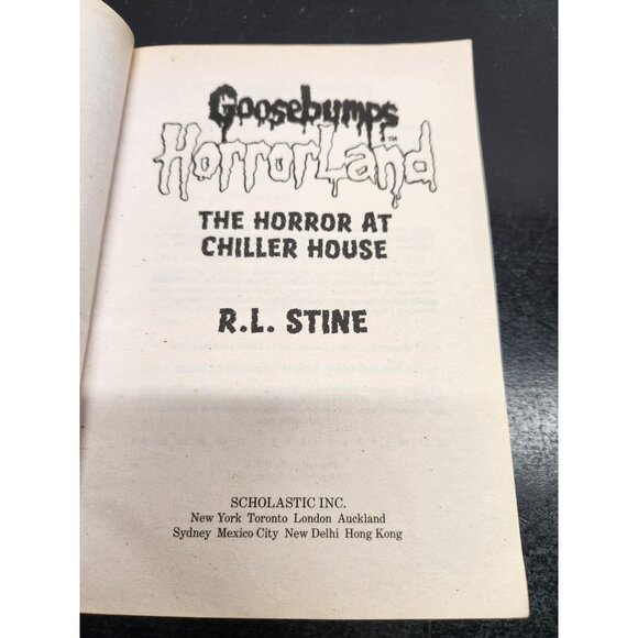 Goosebumps Horrorland "The Horror At Chiller House" By R.L. Stine Paperback 2011 - Picture 5 of 8